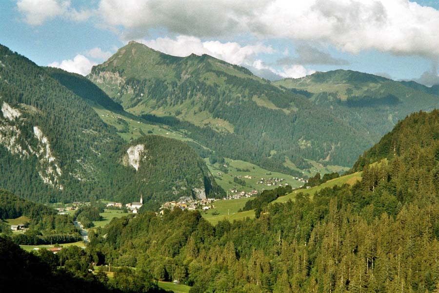 Bick auf Au bei der Abfahrt von Dam�ls